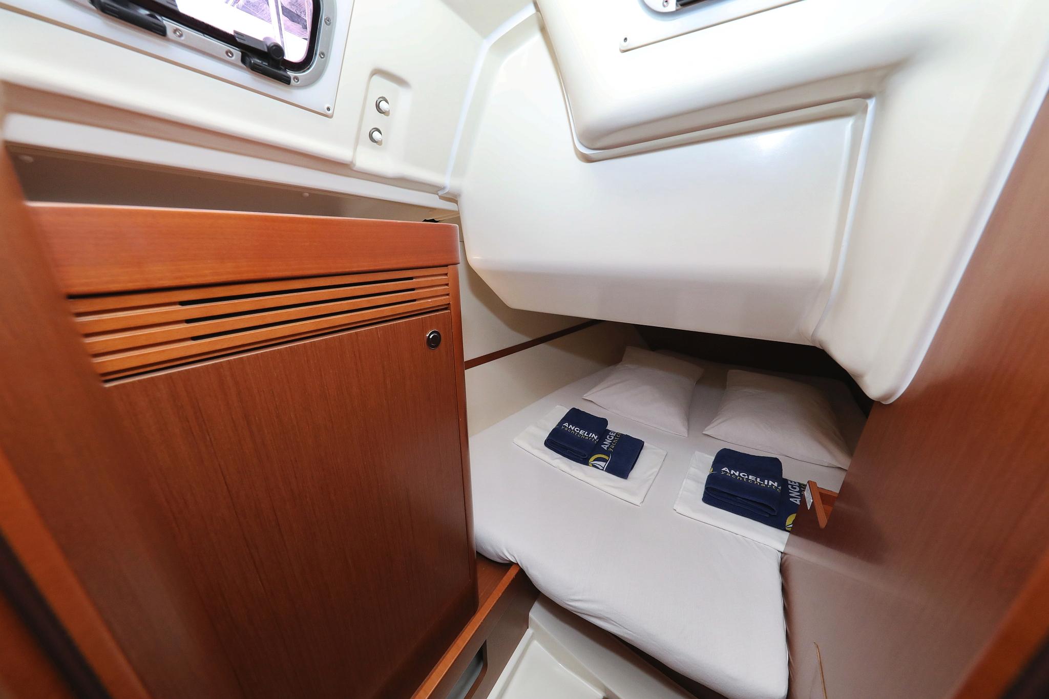 Oceanis 34, picture 18