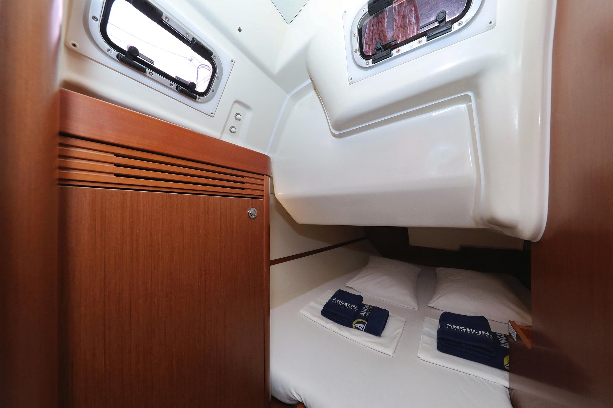 Oceanis 34, picture 19