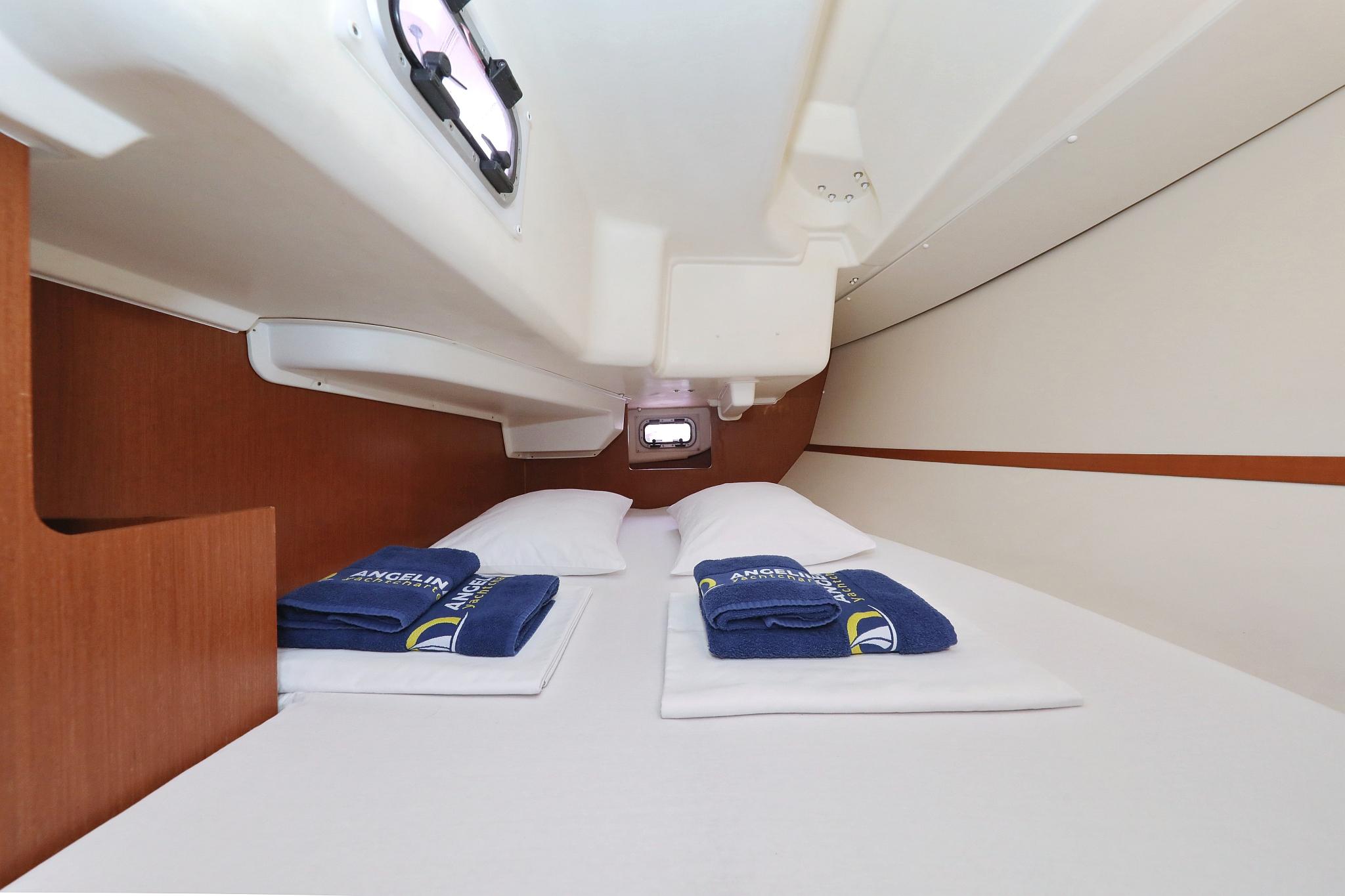 Oceanis 34, picture 23