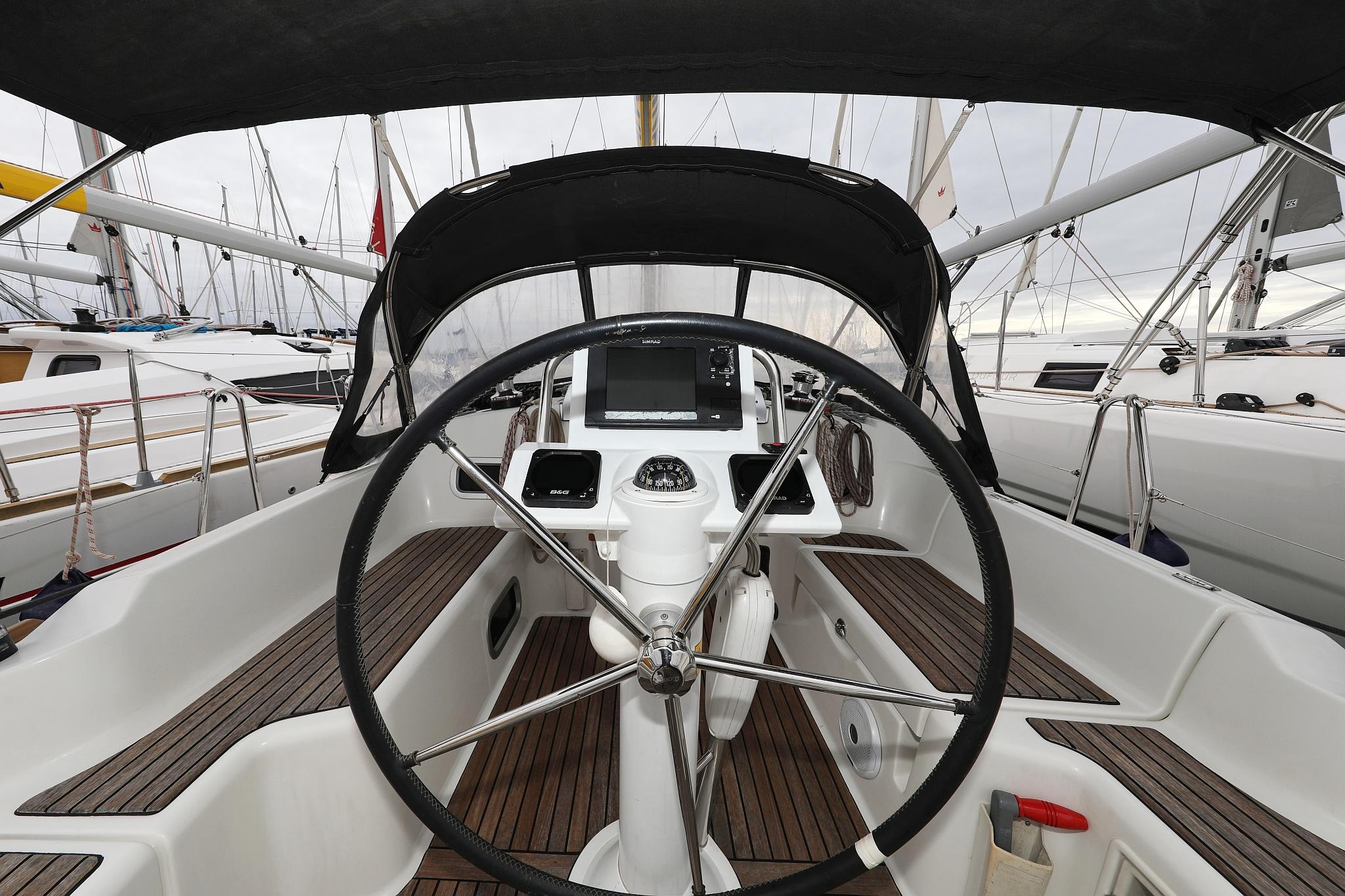 Oceanis 34, picture 6