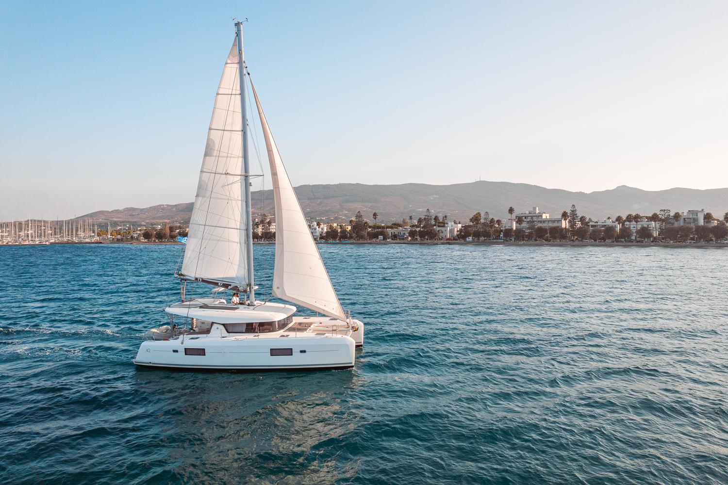 Lagoon 42 - 4 + 2 cab., picture 3