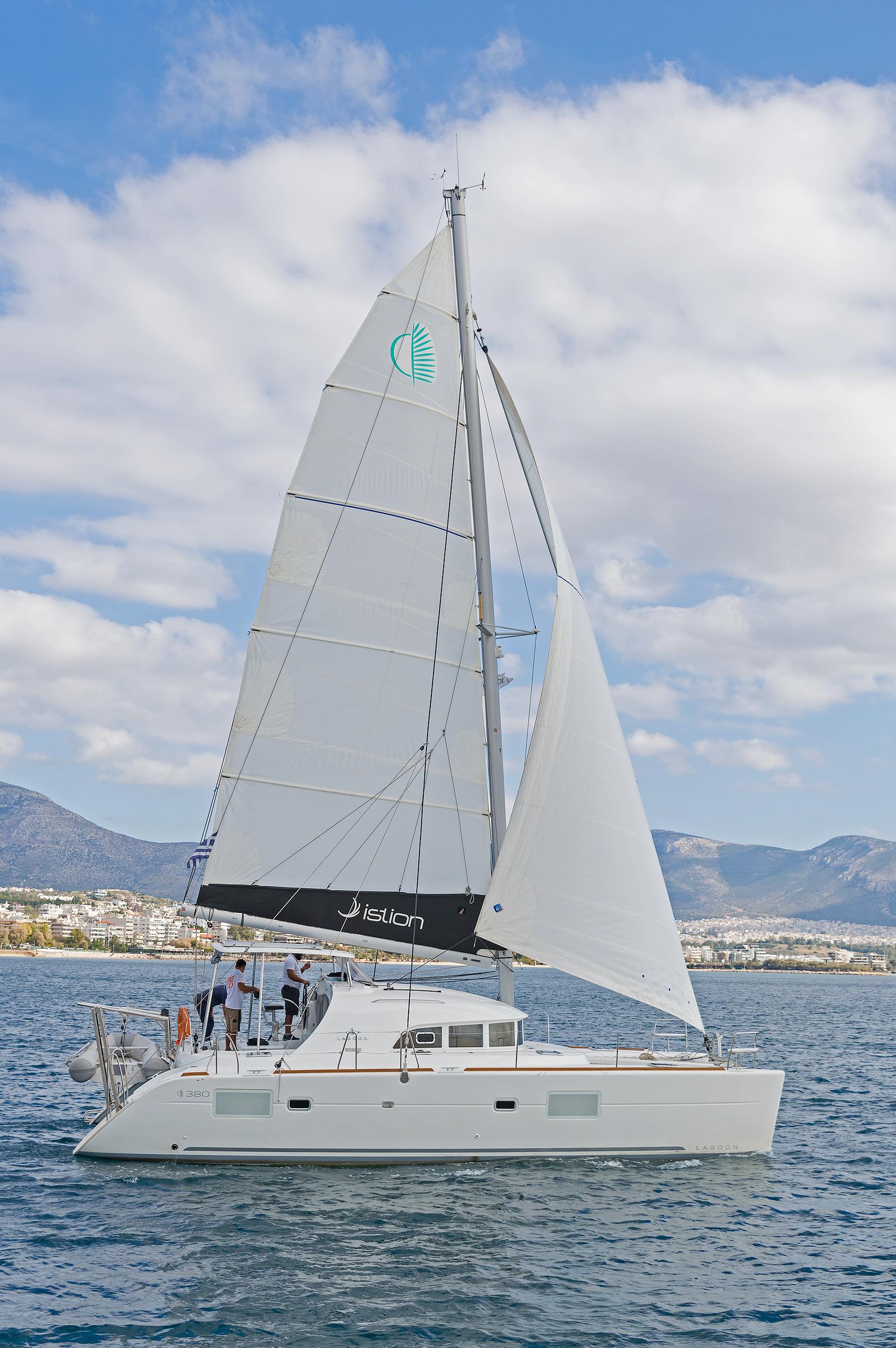 Lagoon 380 S2 - 4 + 2 cab. - Eleven, picture 8