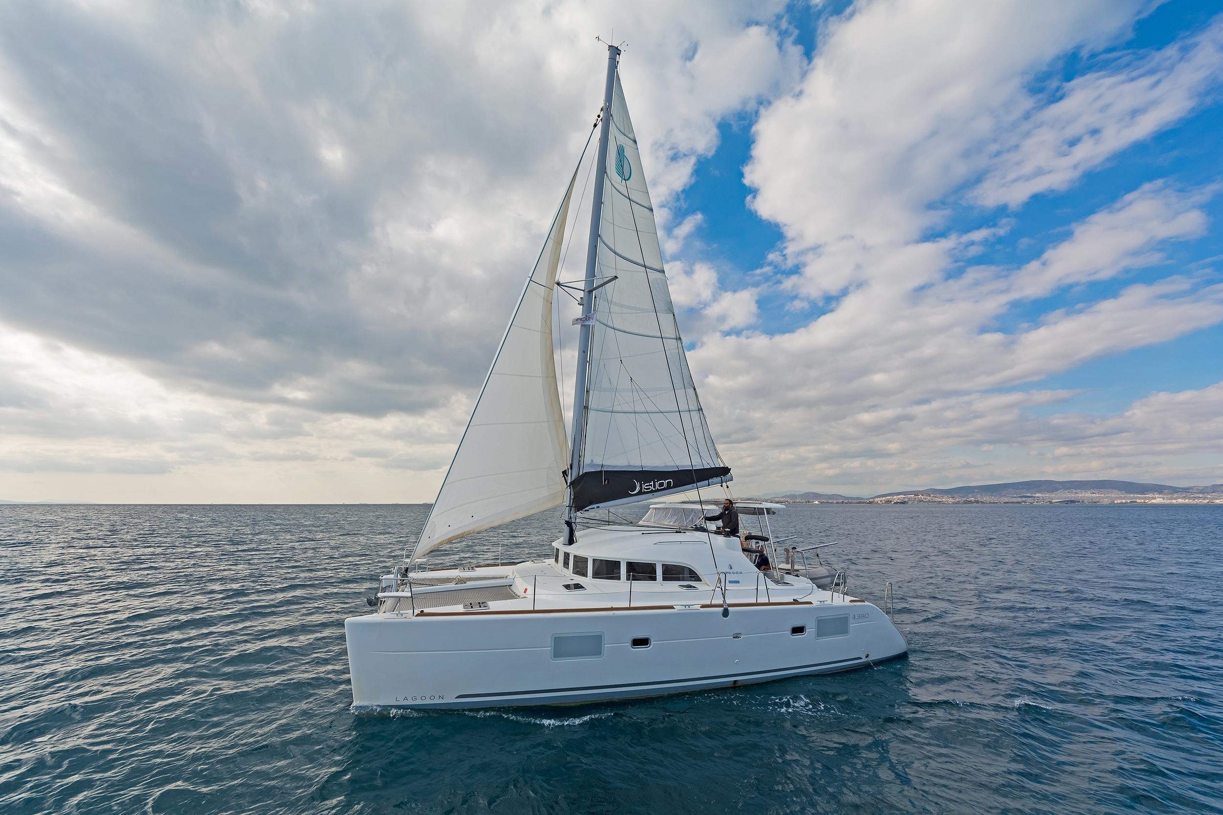 Lagoon 380 S2 - 4 + 2 cab. - Eleven, picture 7