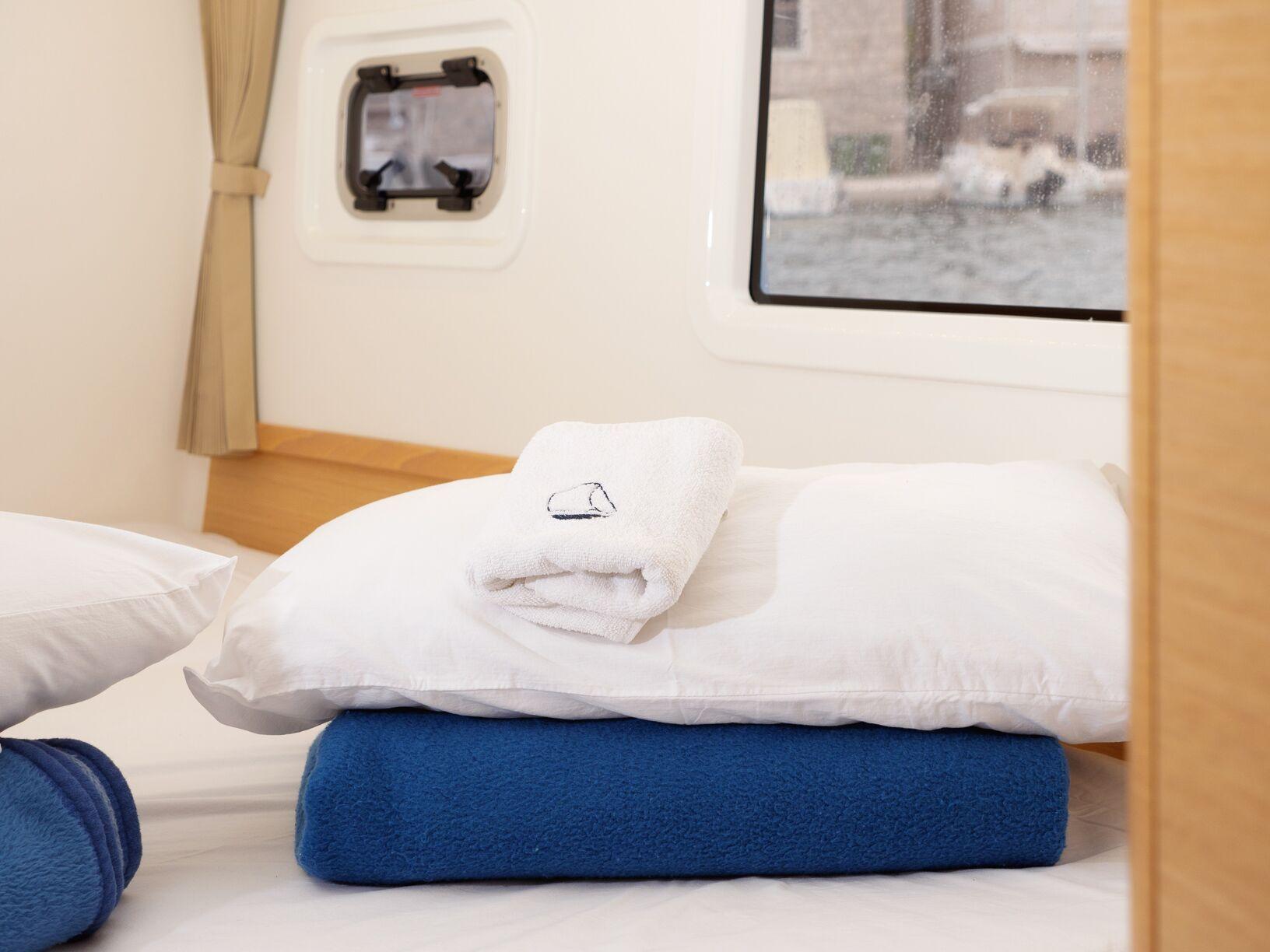 Lagoon 42 - 4 + 1 cab. - Galapagos, picture 13