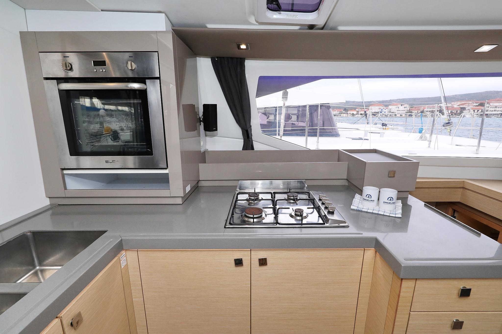 Fountaine Pajot Saona 47 Quintet - 5 + 1 cab., picture 17