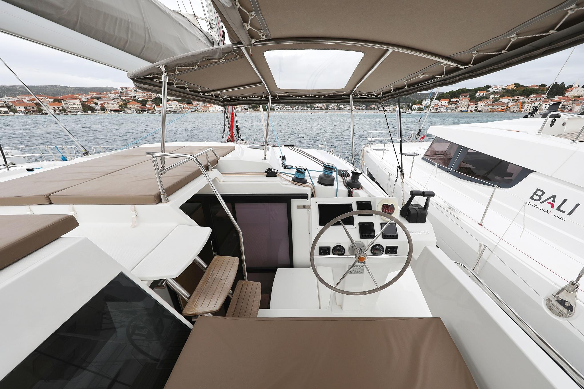 Fountaine Pajot Saona 47 Quintet - 5 + 1 cab., picture 9