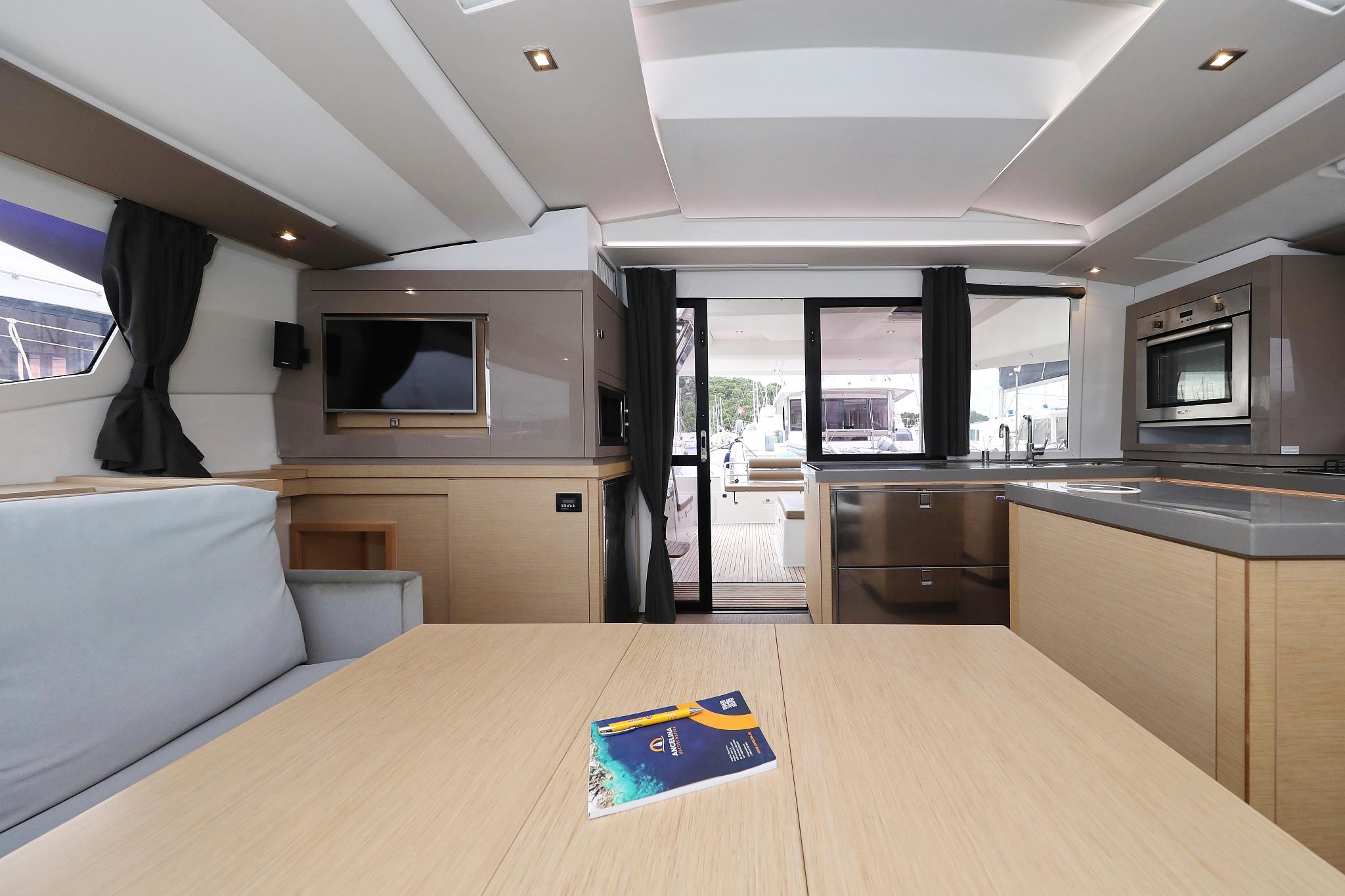 Fountaine Pajot Saona 47 Quintet - 5 + 1 cab., picture 21