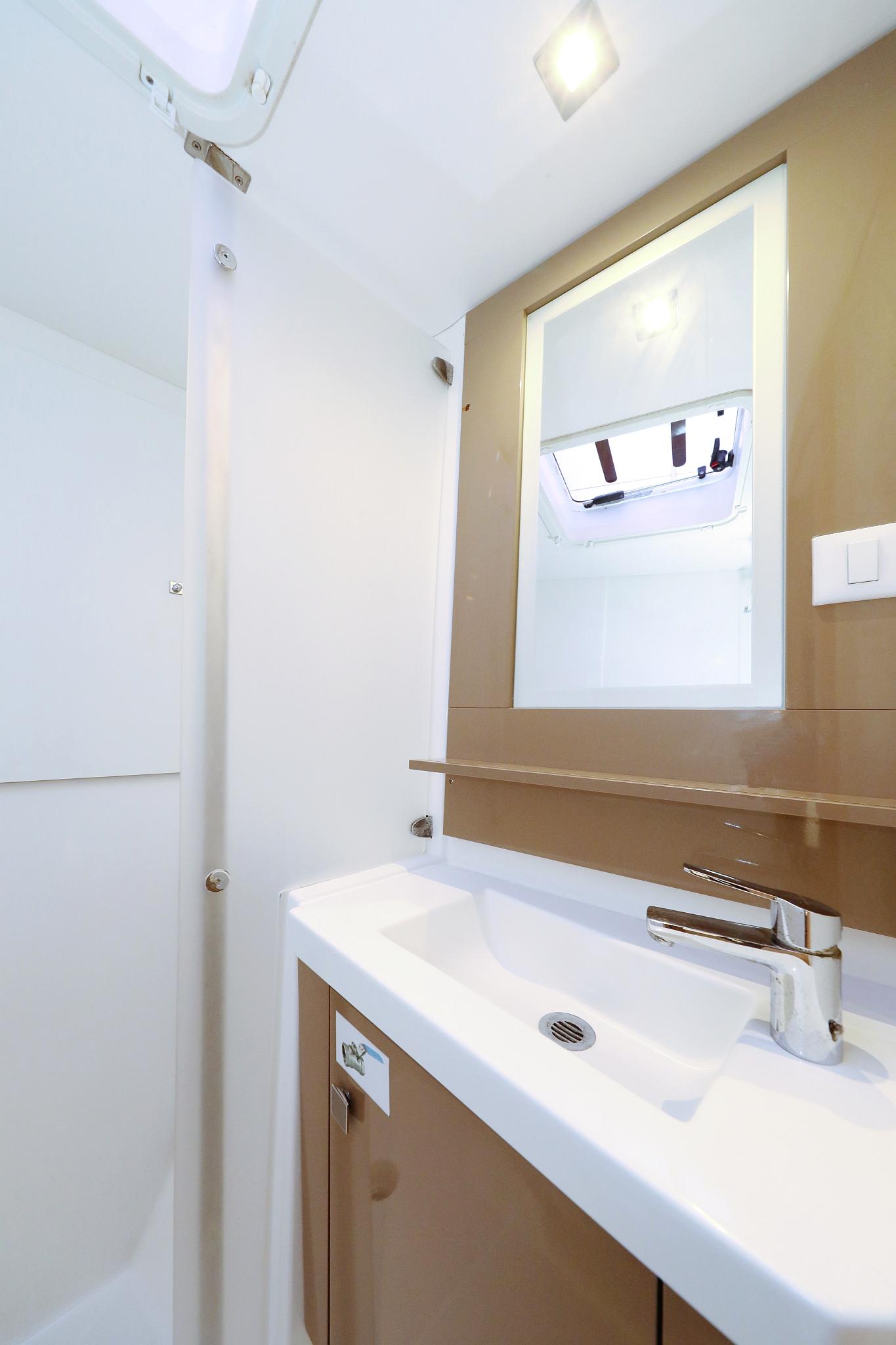 Fountaine Pajot Saona 47 Quintet - 5 + 1 cab., picture 34