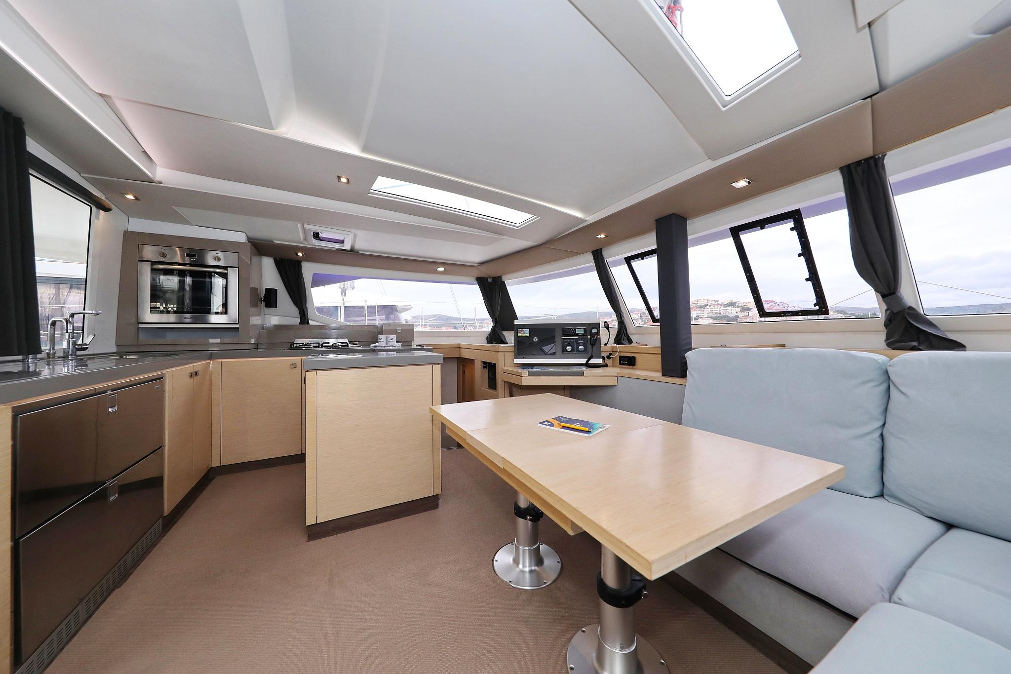 Fountaine Pajot Saona 47 Quintet - 5 + 1 cab., picture 14