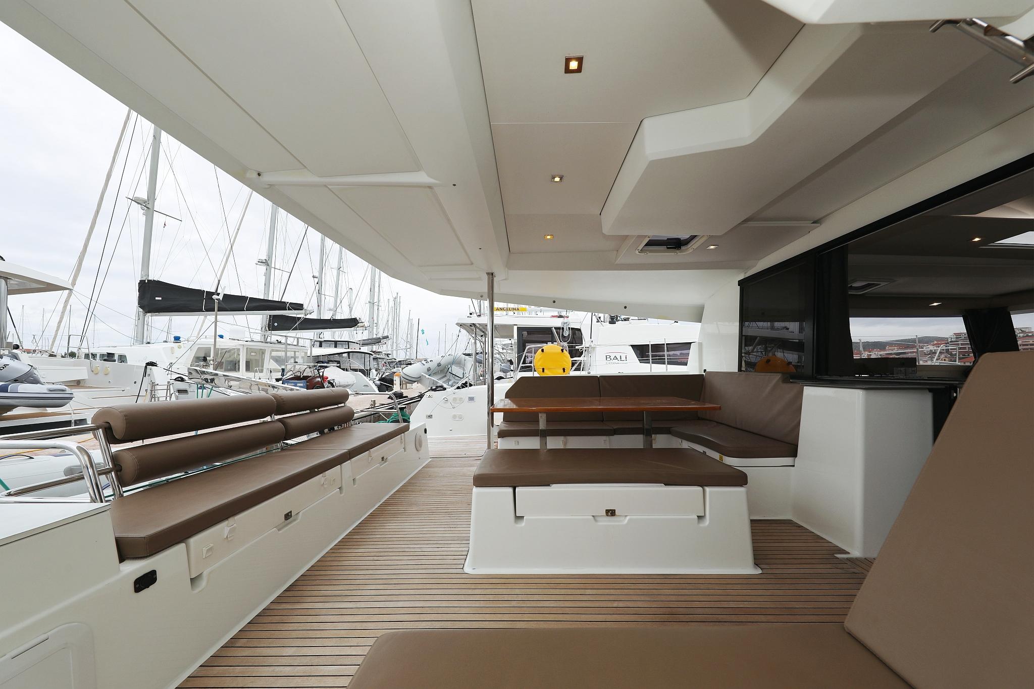 Fountaine Pajot Saona 47 Quintet - 5 + 1 cab., picture 5