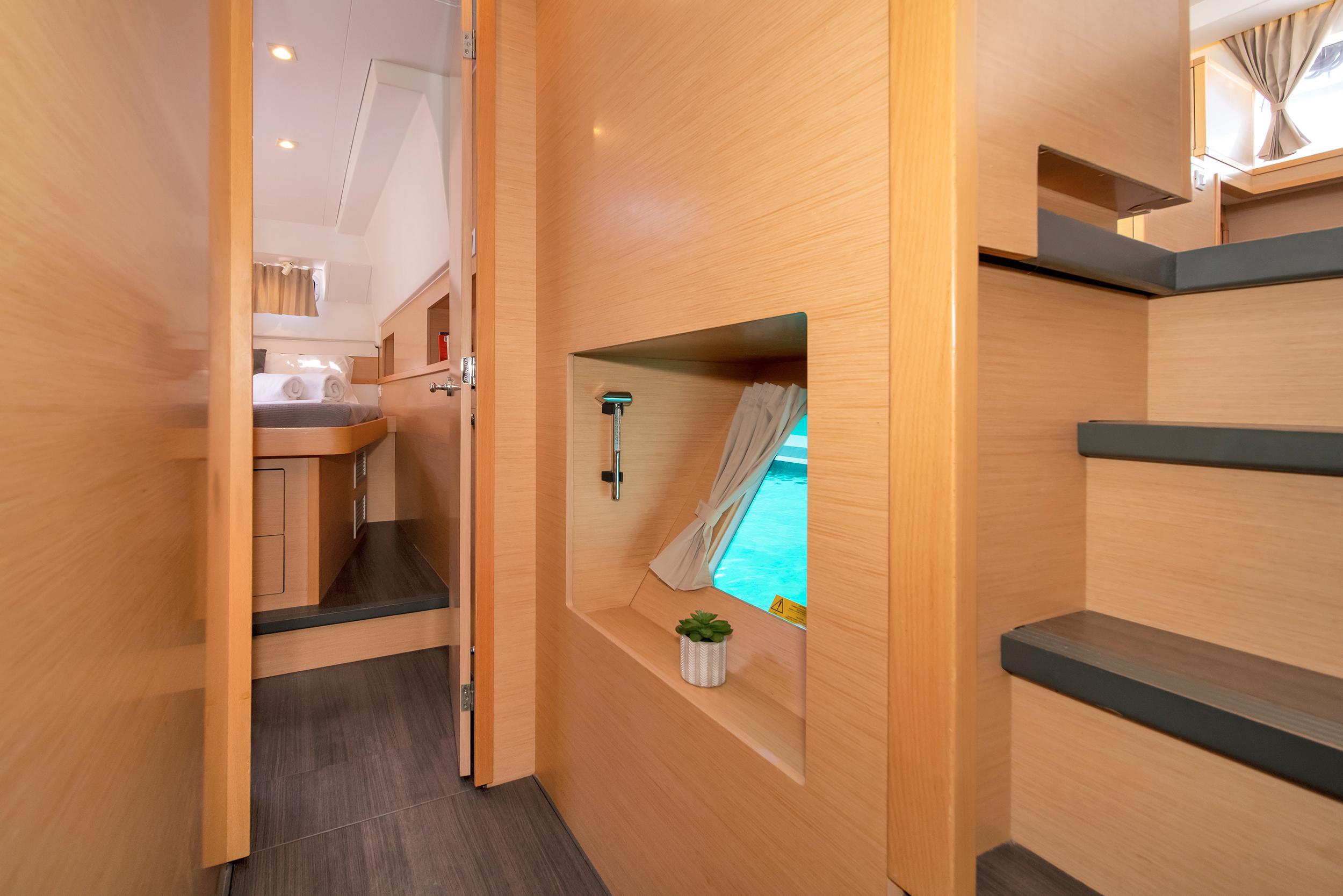 Lagoon 400 S2 - 4 + 2 cab., picture 10