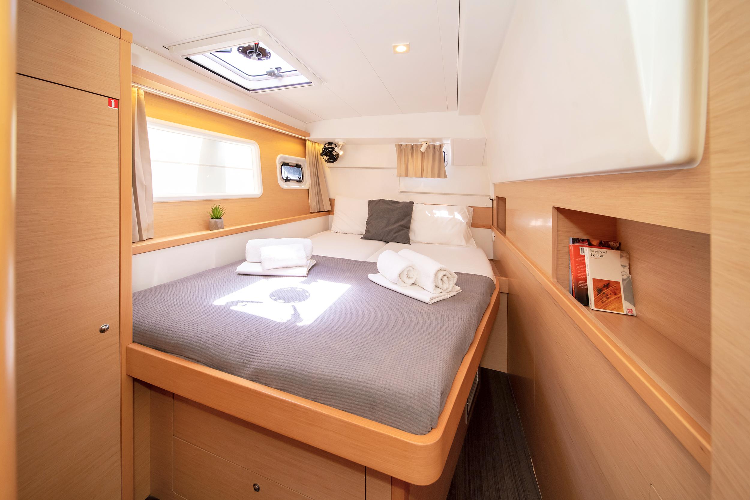 Lagoon 400 S2 - 4 + 2 cab., picture 11