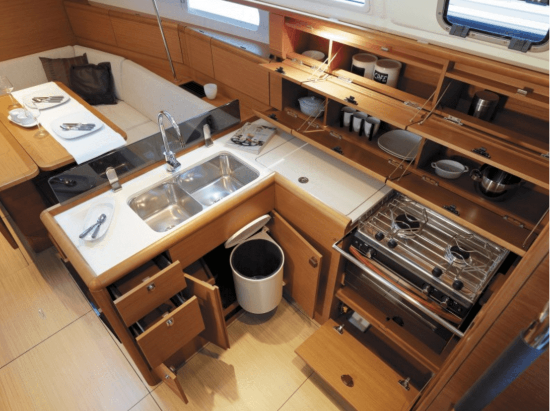 Sun Odyssey 389, picture 6