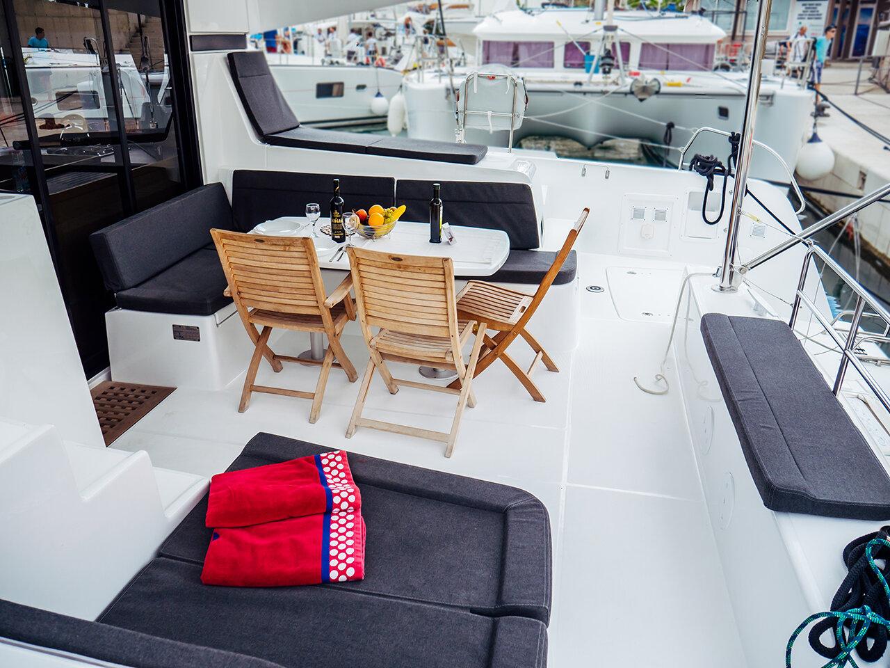 Lagoon 42 - 4 + 2 cab., picture 4