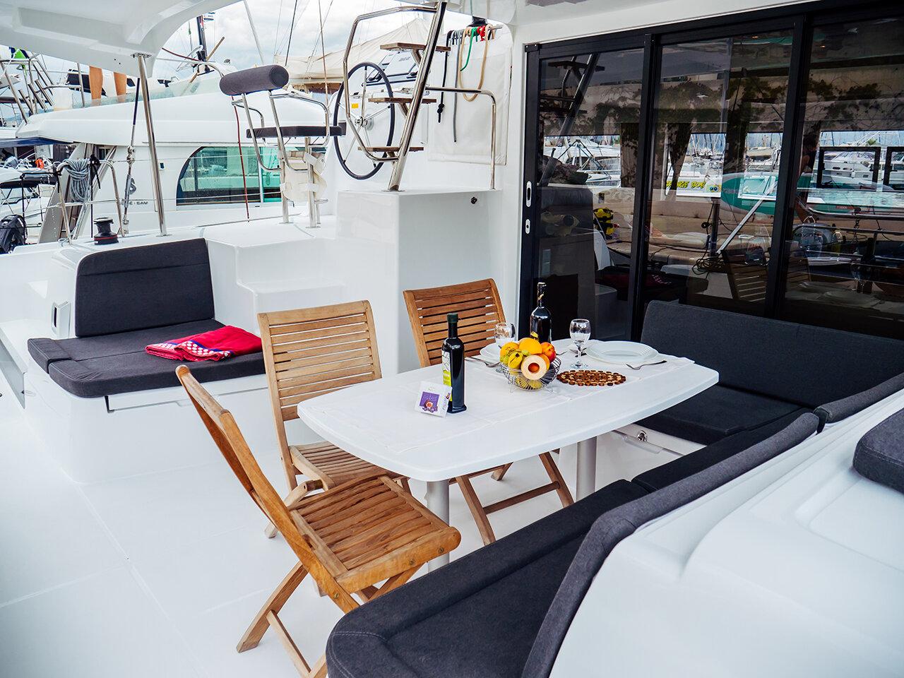 Lagoon 42 - 4 + 2 cab., picture 3