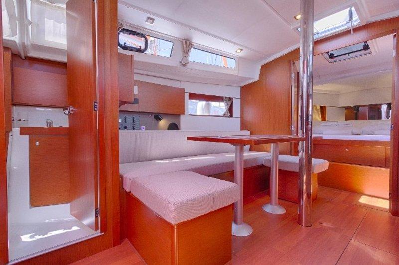 Oceanis 38.1, picture 5