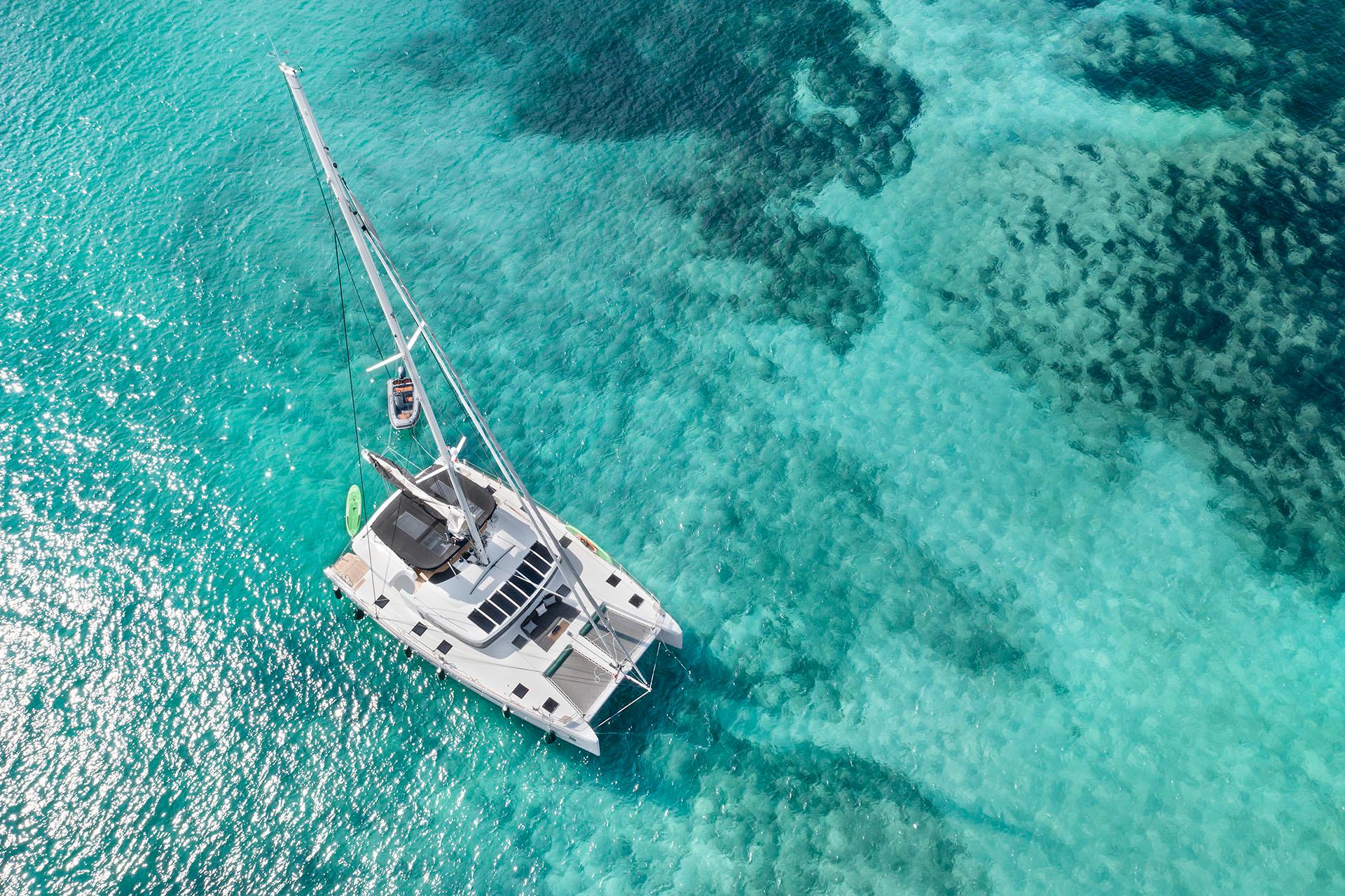 Lagoon 52 F OW - 3 + 2 cab., picture 2