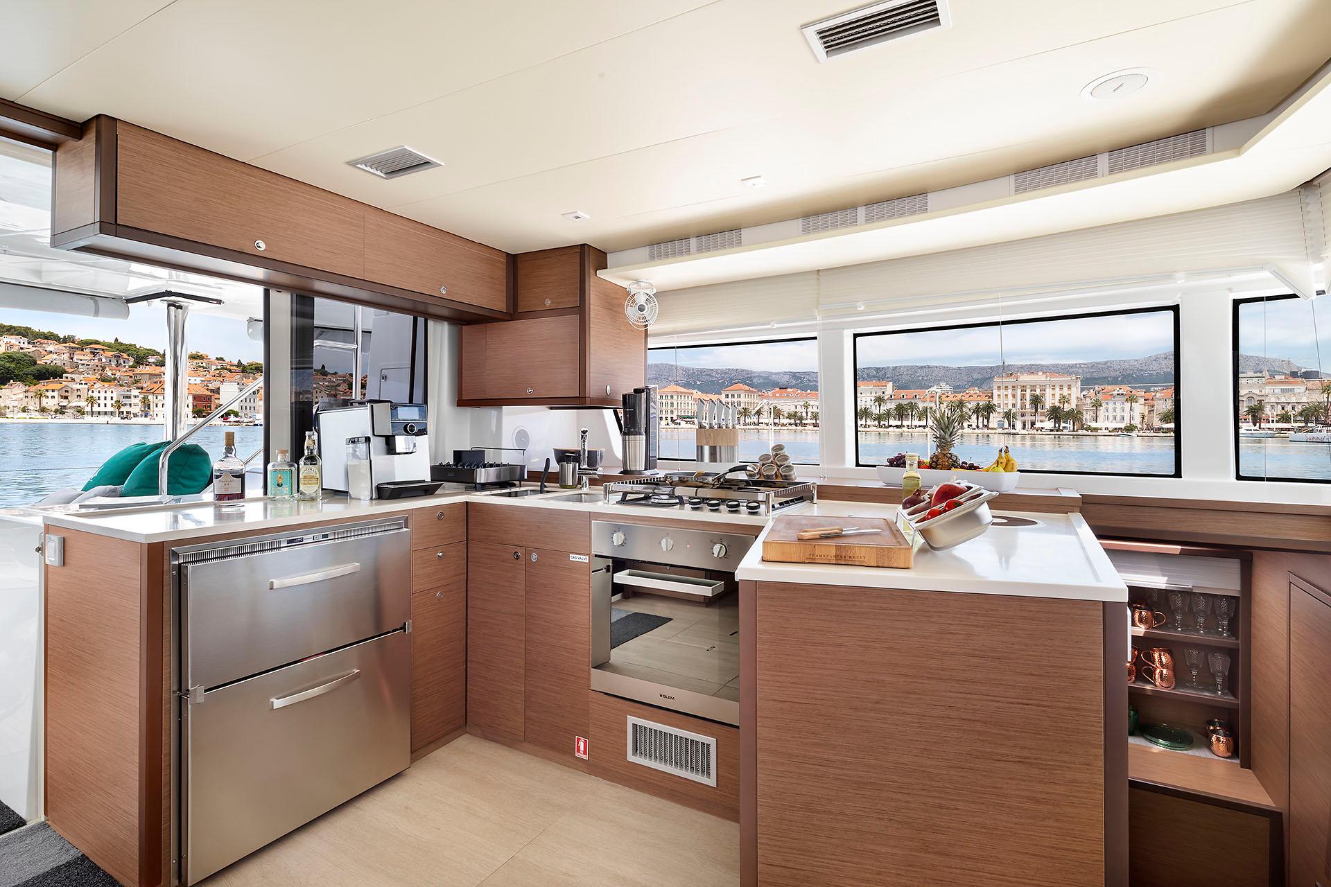 Lagoon 52 F OW - 3 + 2 cab., picture 10