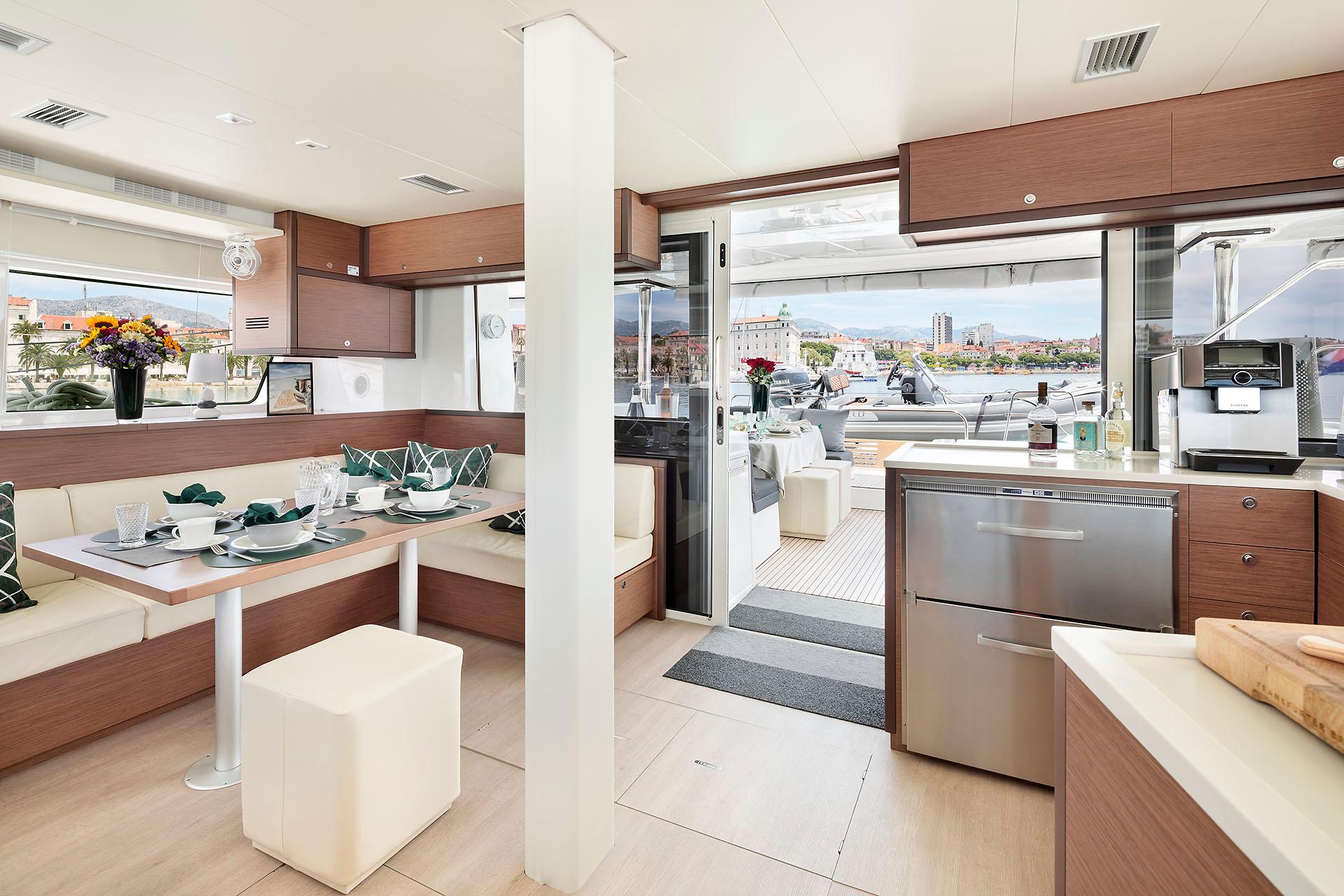 Lagoon 52 F OW - 3 + 2 cab., picture 11