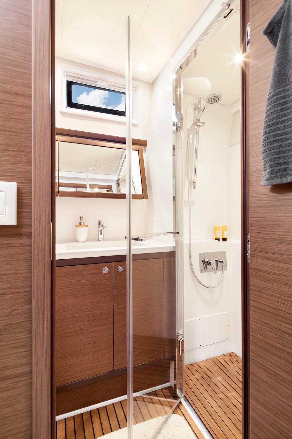 Lagoon 52 F OW - 3 + 2 cab., picture 17