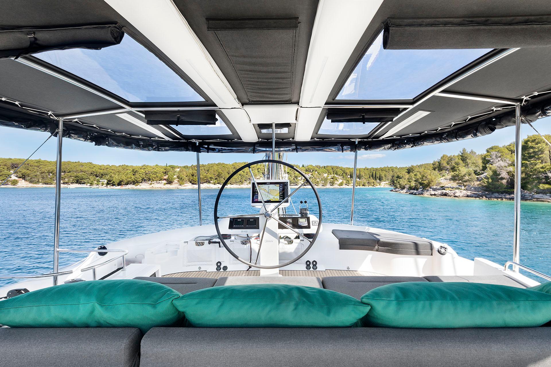 Lagoon 52 F OW - 3 + 2 cab., picture 4