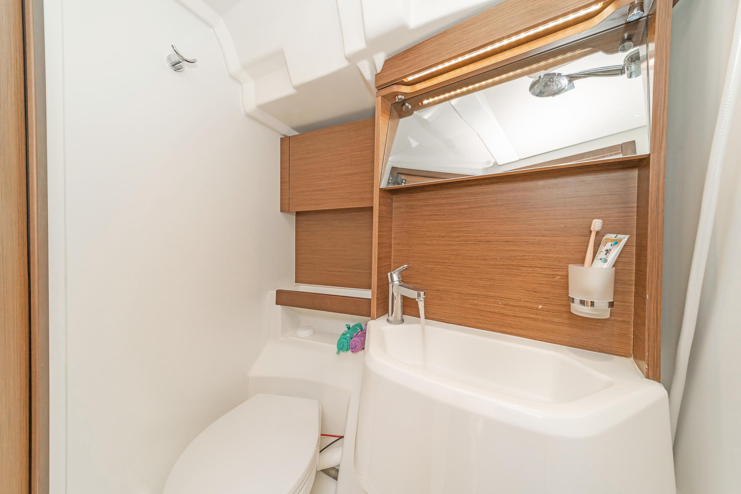 Oceanis 51.1 - 5 + 1 cab., picture 10