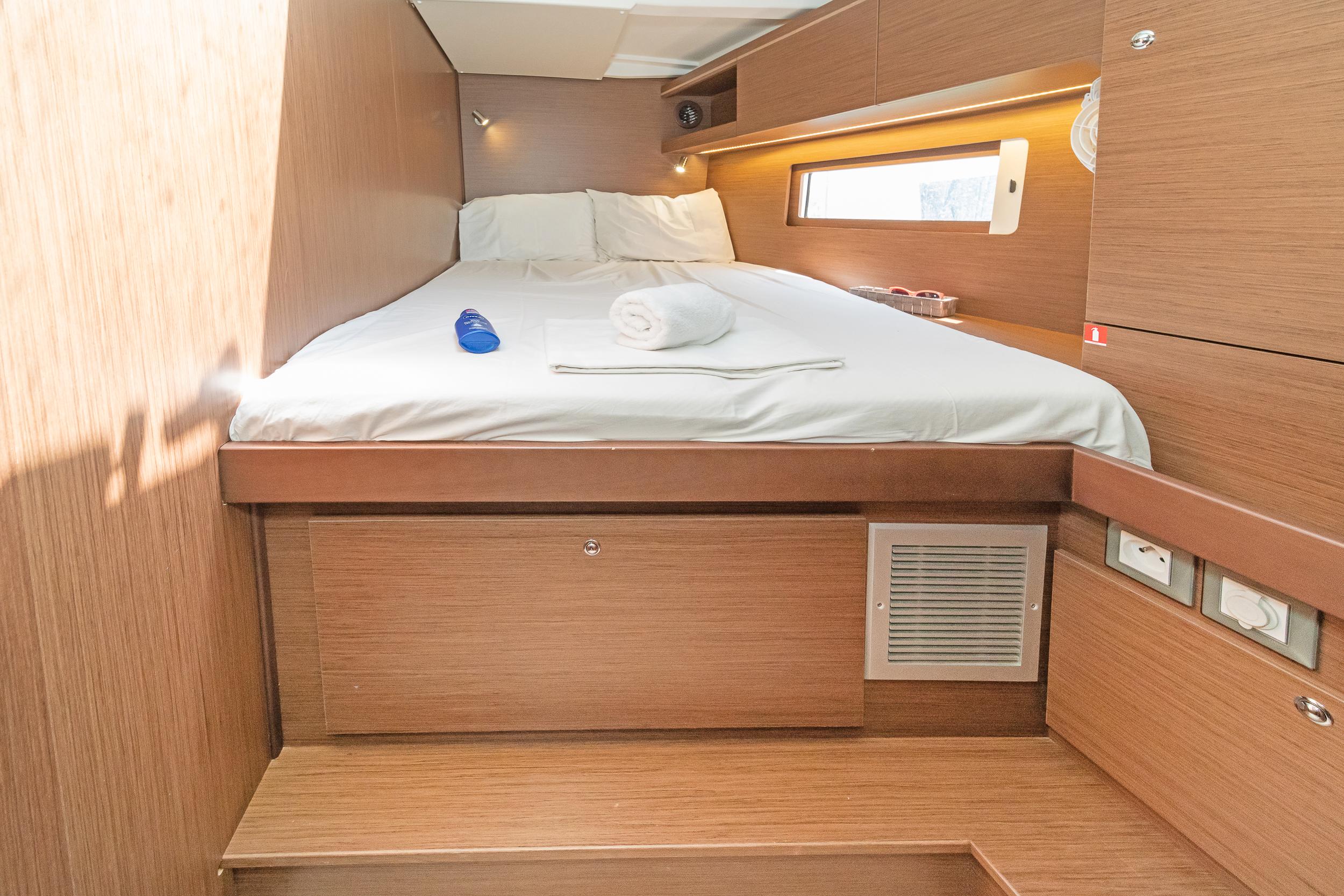 Oceanis 51.1 - 5 + 1 cab., picture 3