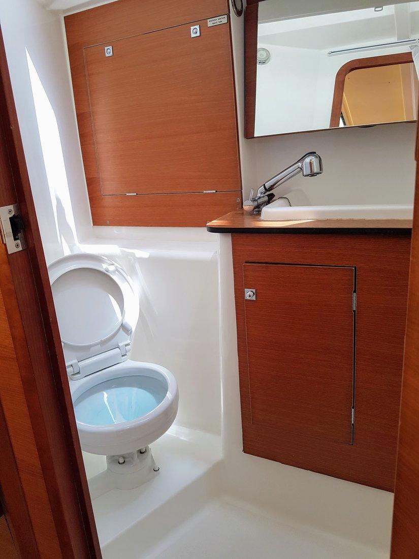 Dufour 382 GL, picture 17