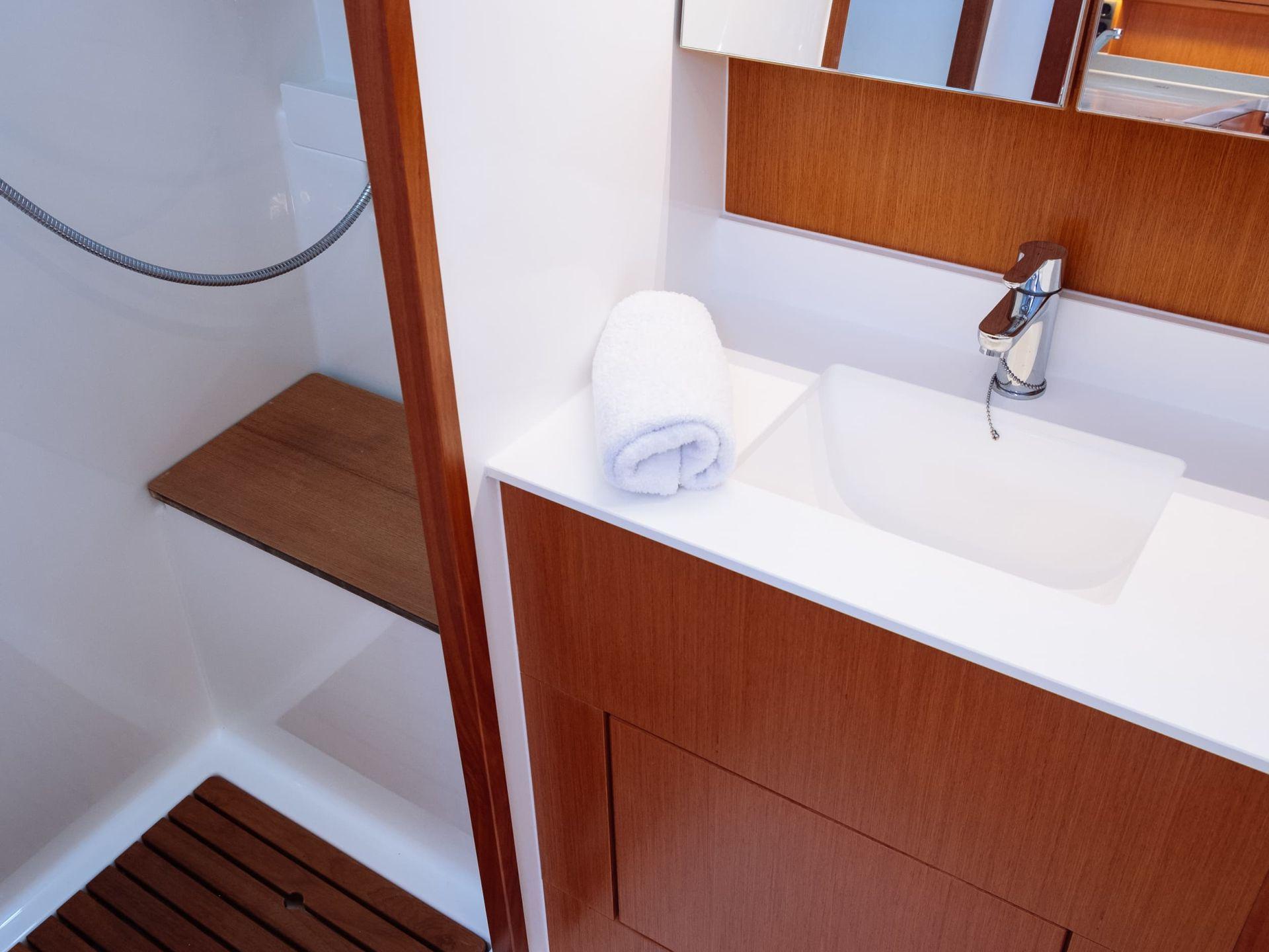 Bavaria C45 - 4 cab., picture 17