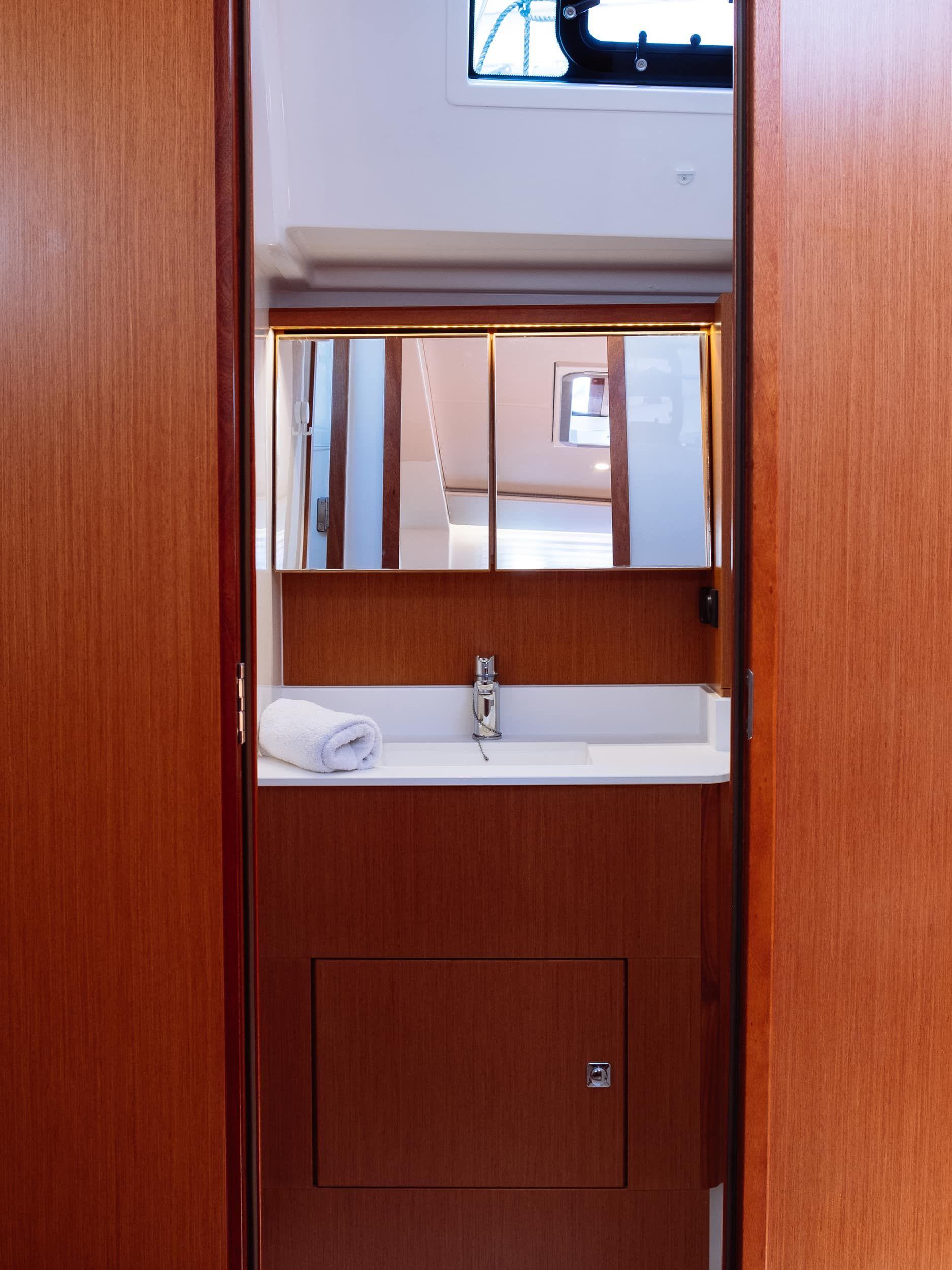 Bavaria C45 - 4 cab., picture 16