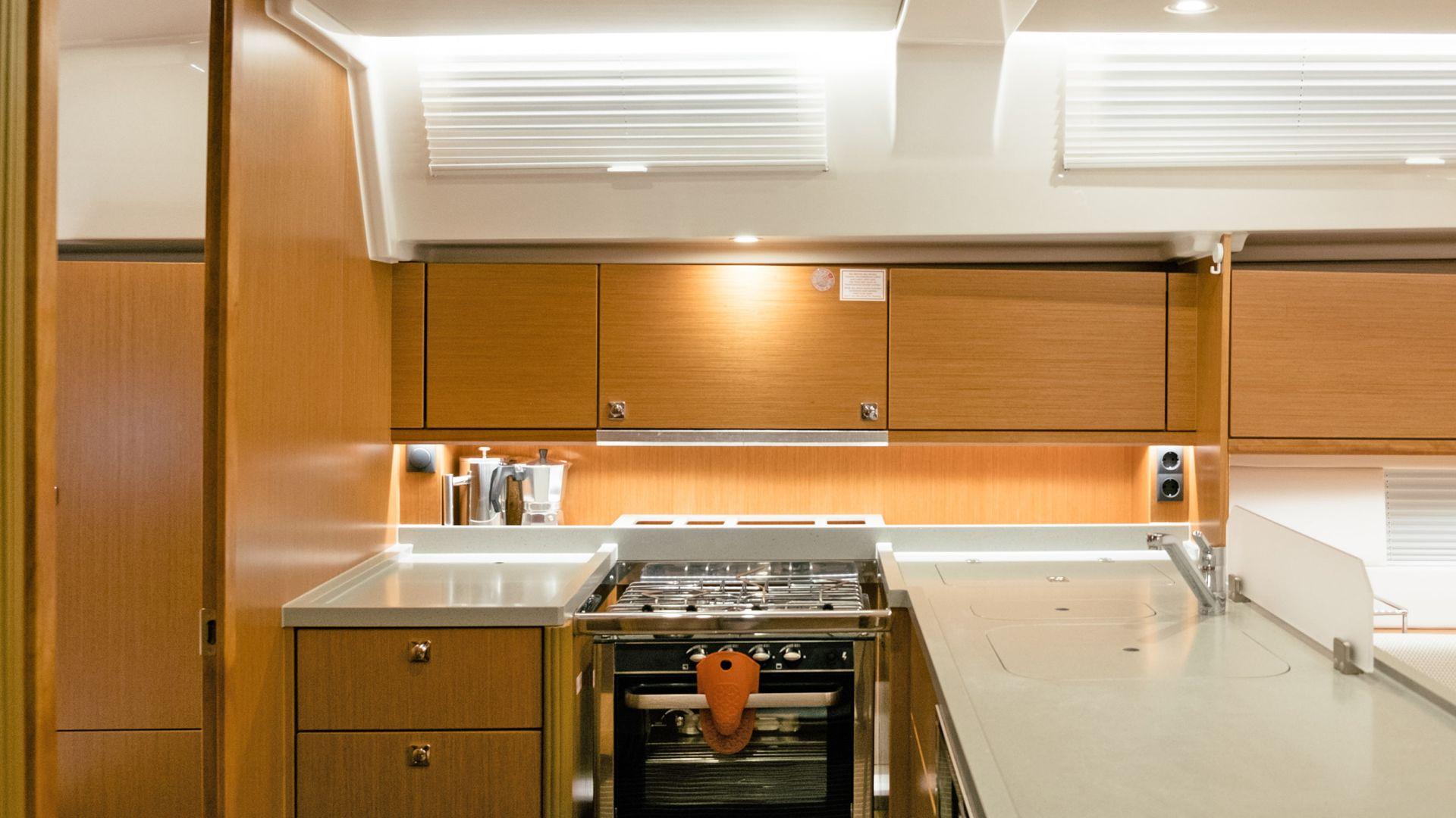 Bavaria C45 - 4 cab., picture 13