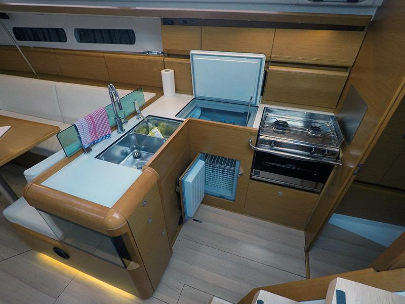 Sun Odyssey 449 - 3 cab., picture 8