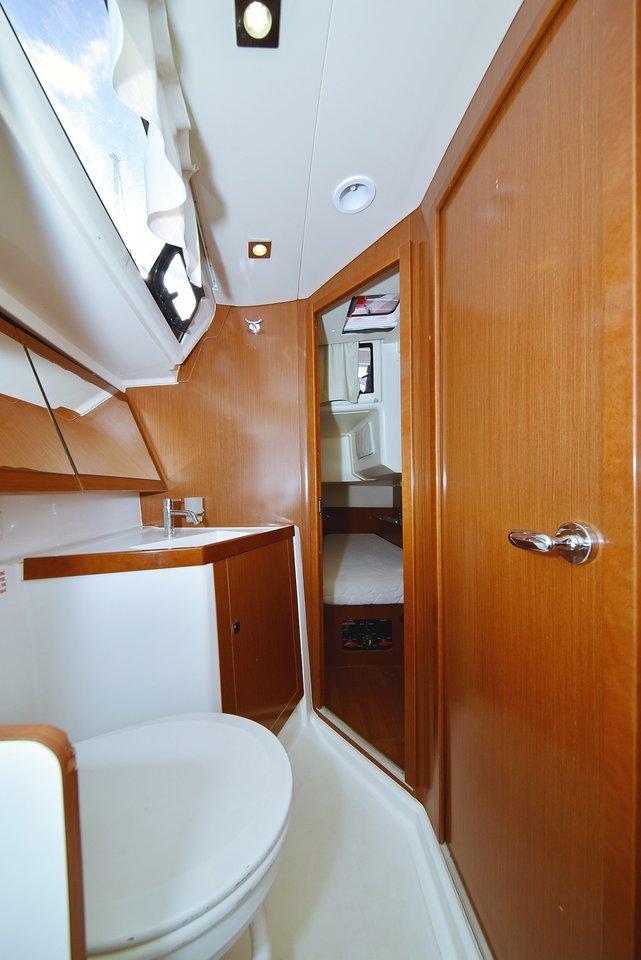 Oceanis 41, picture 23