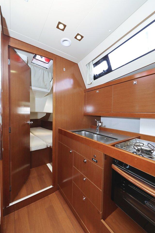 Oceanis 41, picture 15