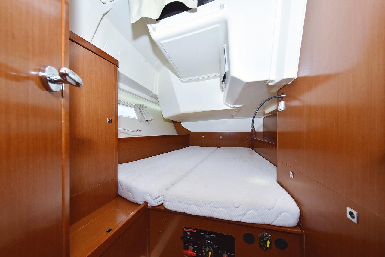 Oceanis 41, picture 17