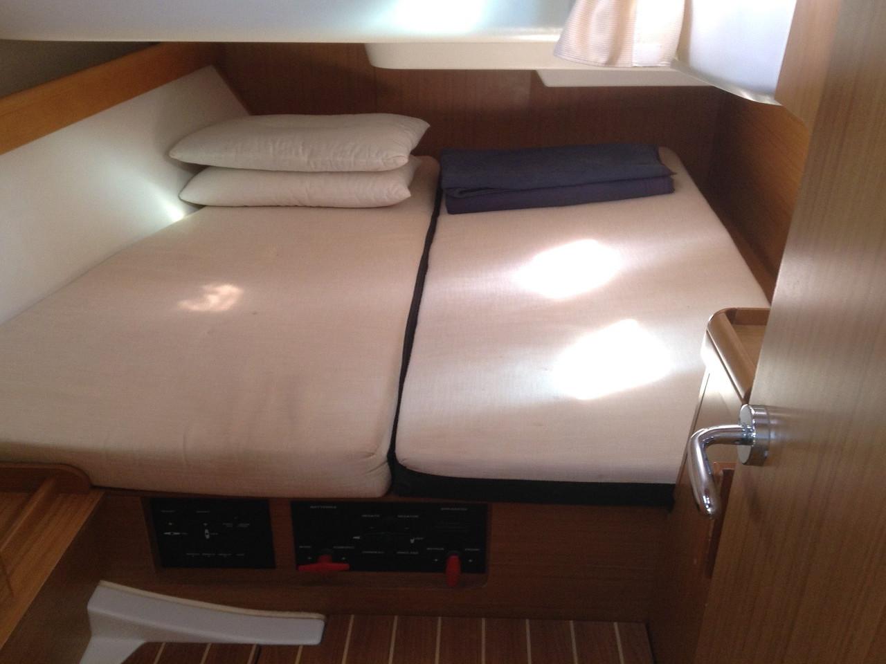 Sun Odyssey 42i, picture 7