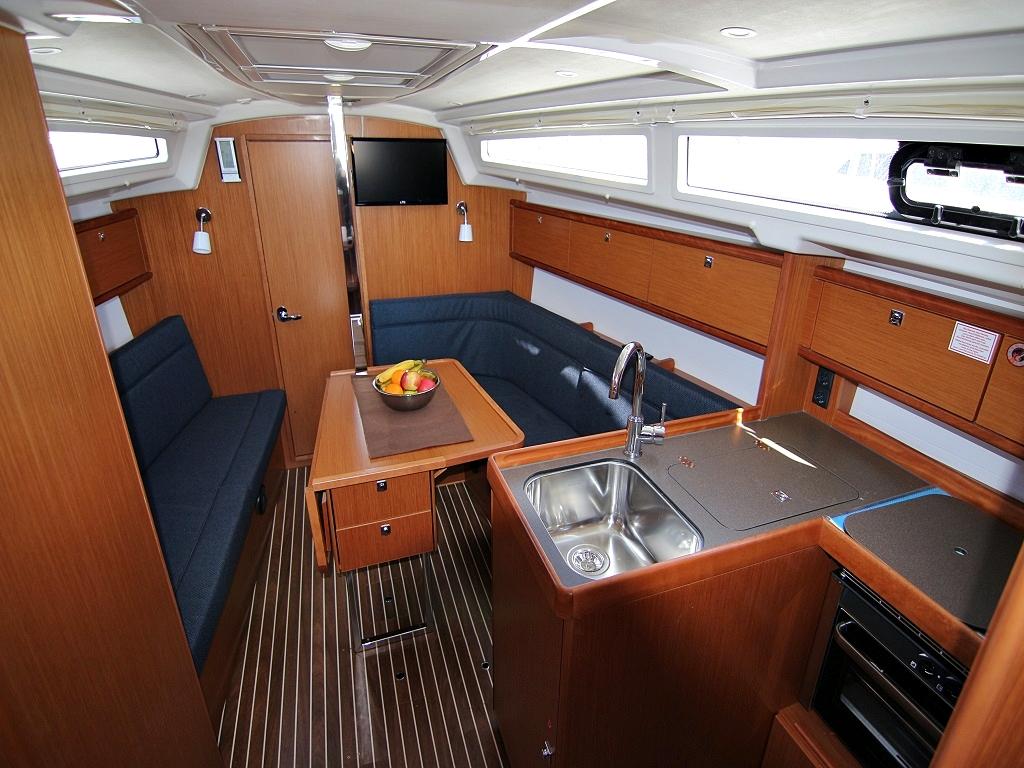 Bavaria Cruiser 34, picture 9