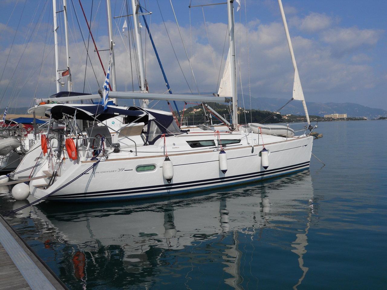 Sun Odyssey 39i, picture 1