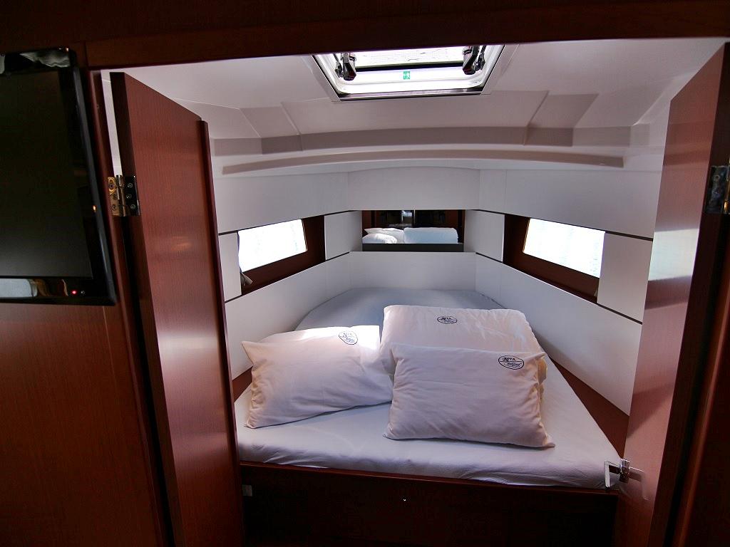 Oceanis 38.1, picture 15