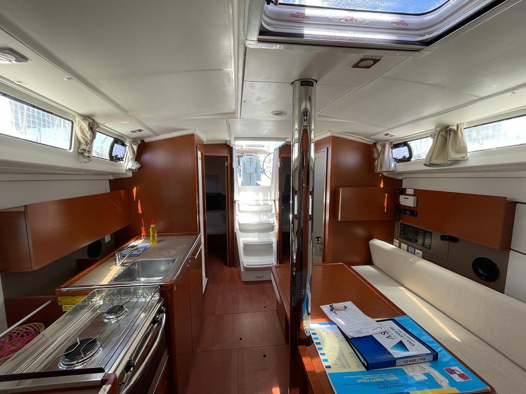 Oceanis 38.1, picture 12