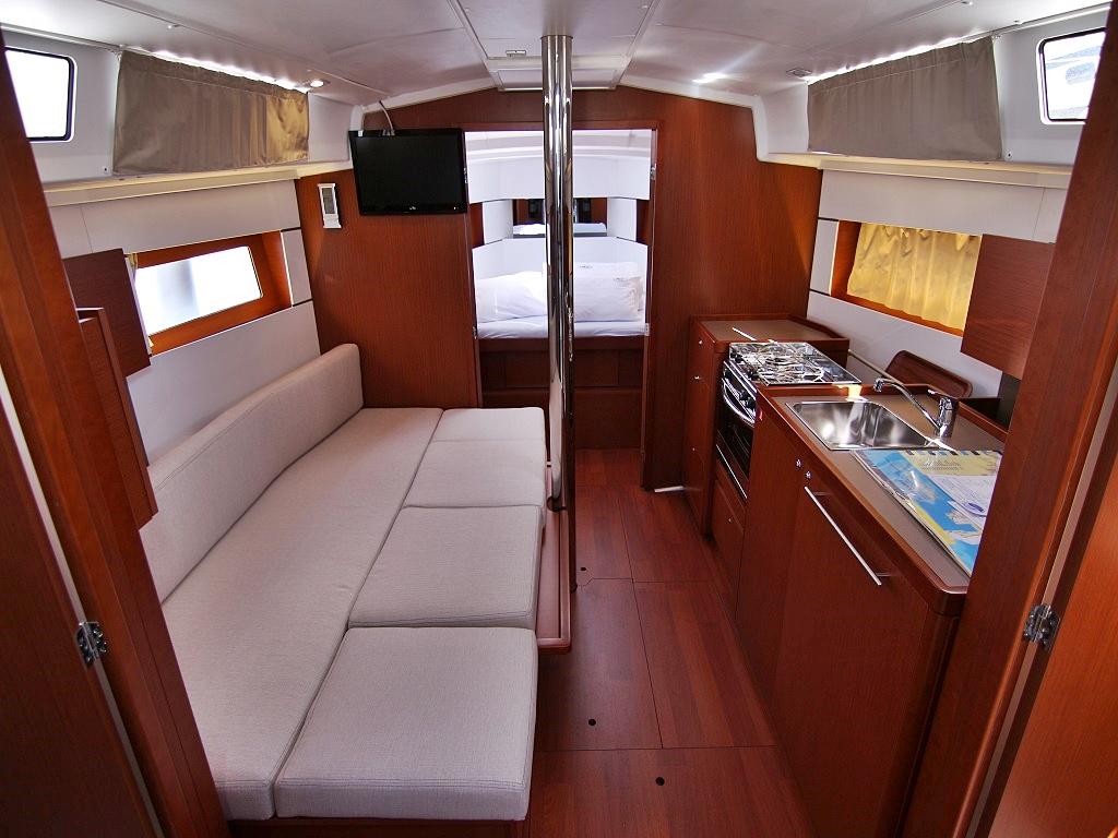 Oceanis 38.1, picture 10