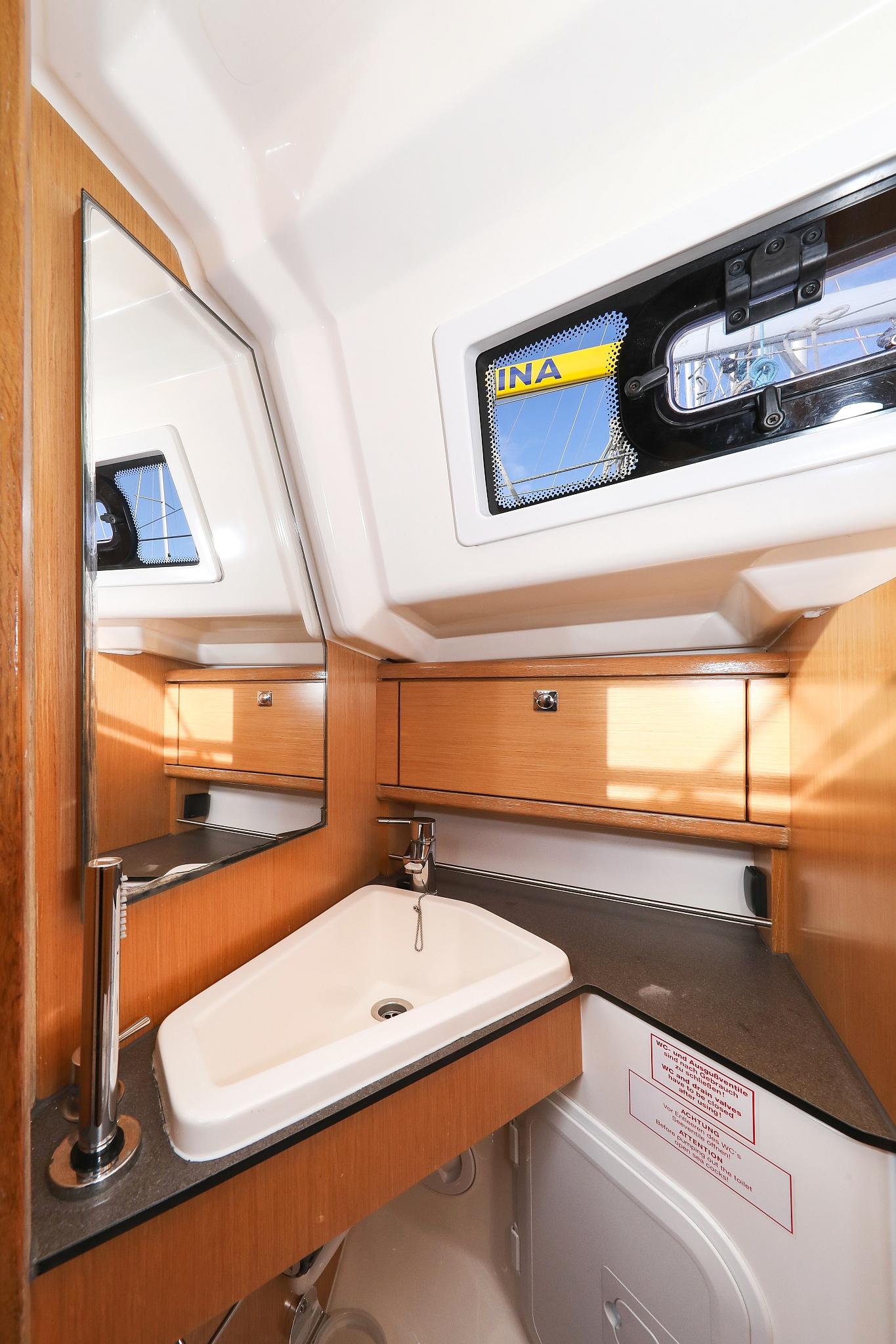 Bavaria Cruiser 34, picture 35