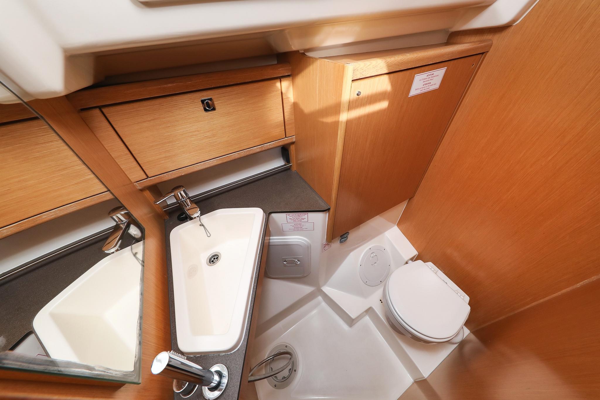 Bavaria Cruiser 34, picture 33