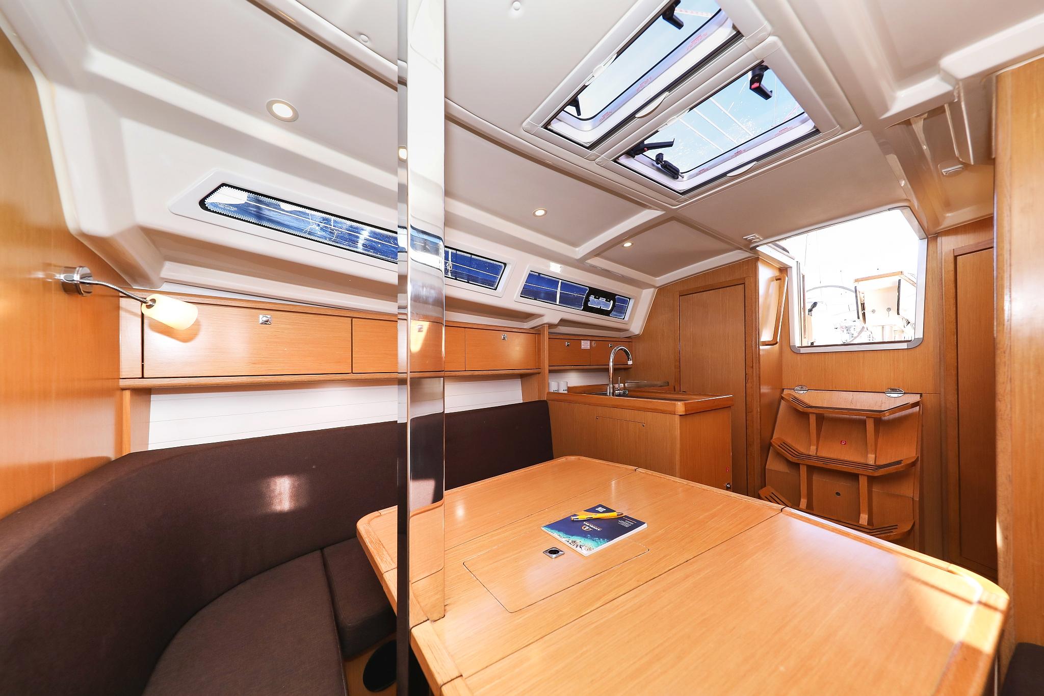 Bavaria Cruiser 34, picture 16