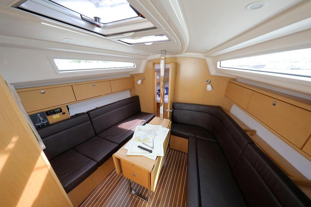 Bavaria Cruiser 34, picture 14