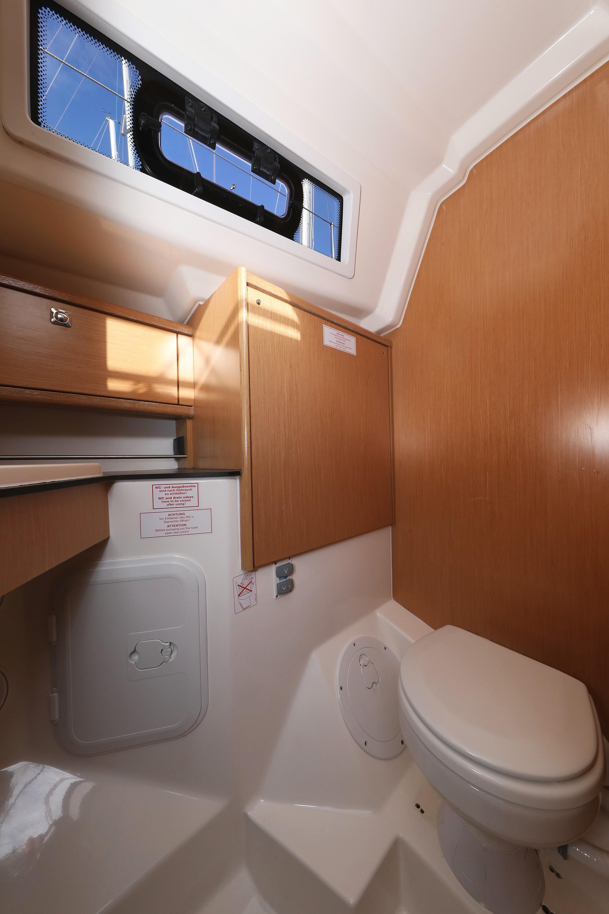 Bavaria Cruiser 34, picture 30