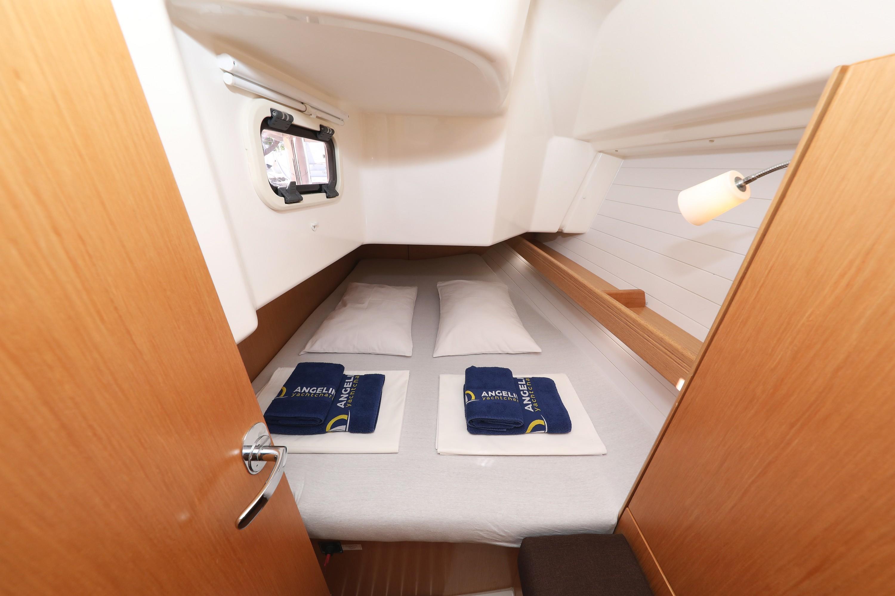 Bavaria Cruiser 34, picture 24