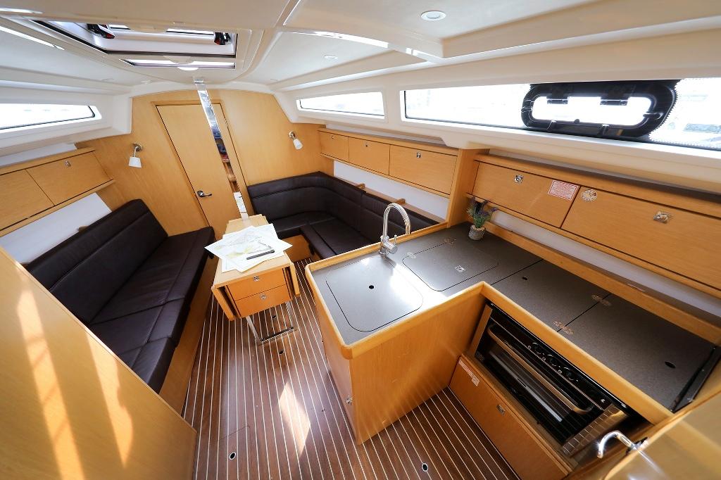 Bavaria Cruiser 34, picture 15