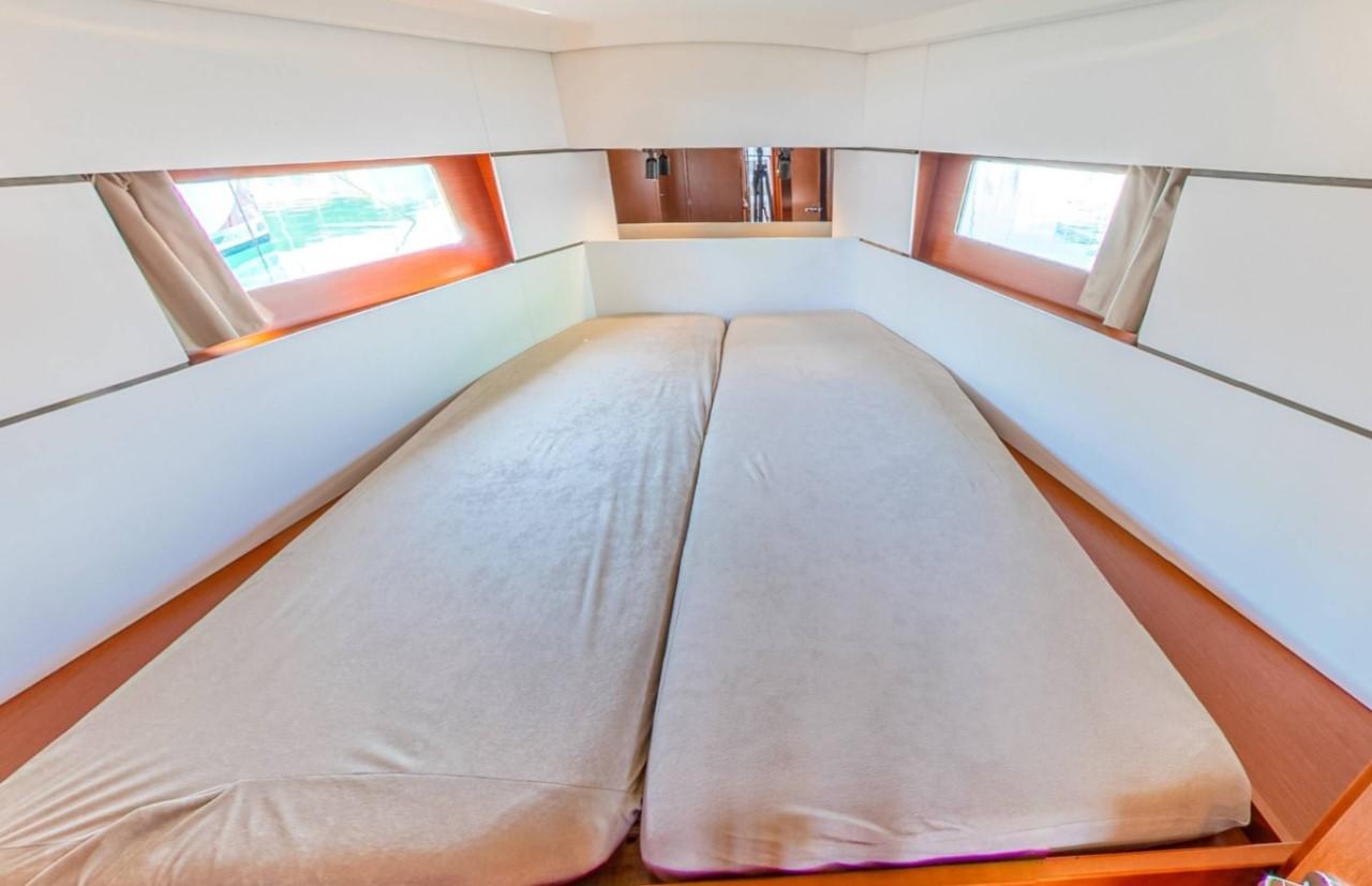 Oceanis 38.1, picture 12