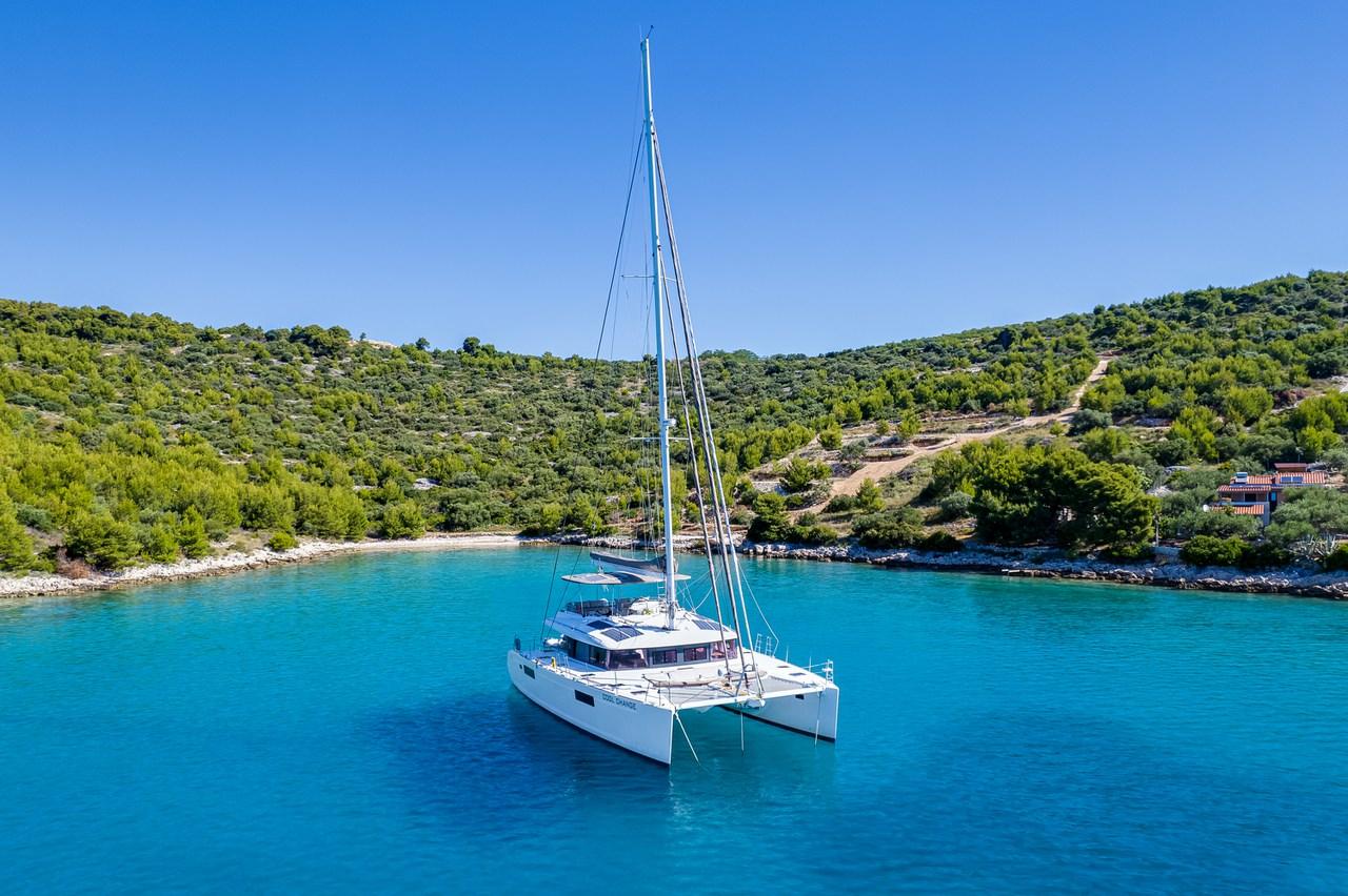 Lagoon 560, picture 6